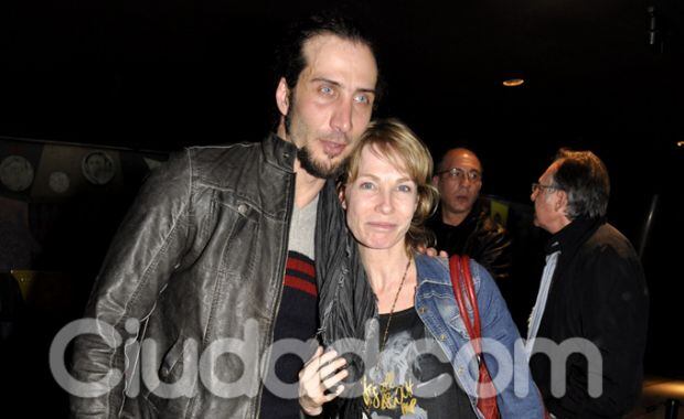 Luciano Cáceres y Gloria Carrá en el estreno de Macbeth (Foto: Jennifer Rubio). 