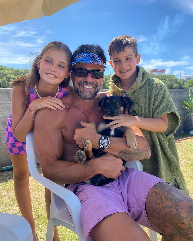 Luciano Castro con sus hijos Esperanza y Fausto (Foto: Instagram)
