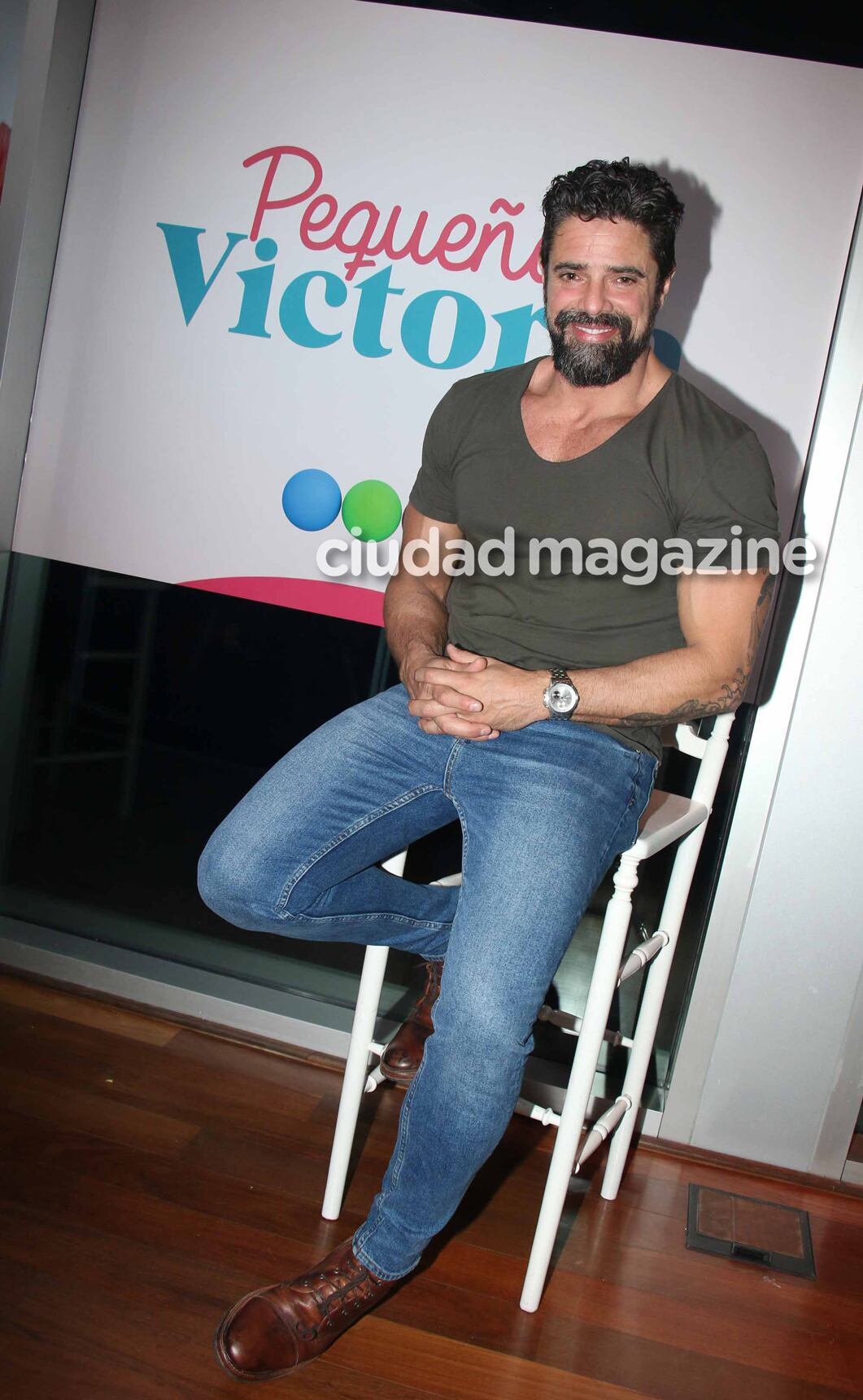 Luciano Castro en la presentación de prensa de Pequeña Victoria. (Foto: Movilpress)