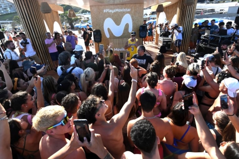 Luciano Castro, Flor Vigna, Guillermina Valdés y Flor Torrente disfrutaron del show de FMK en Mar del Plata