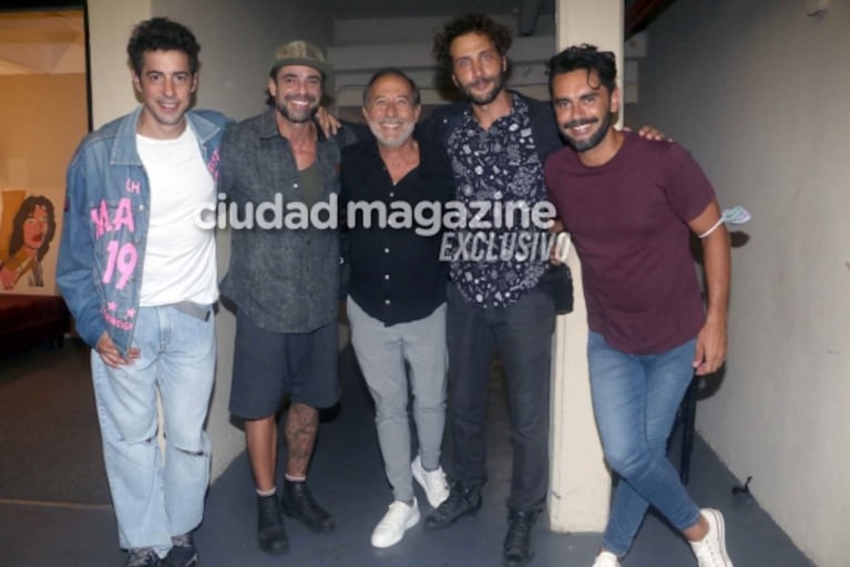 Luciano Castro y Tucu López aplaudieron de pie a Sabrina Rojas en el teatro: las fotos buena onda en el palco