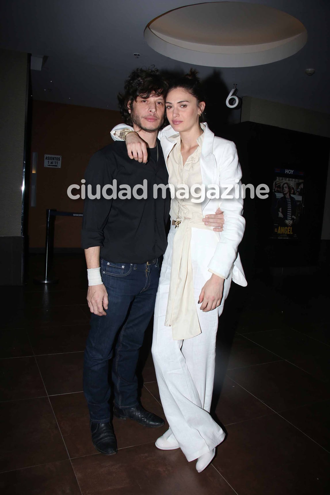 Luis Ortega y Mía Flores Pirán en la avant premier de El Ángel (Foto: Movilpress)