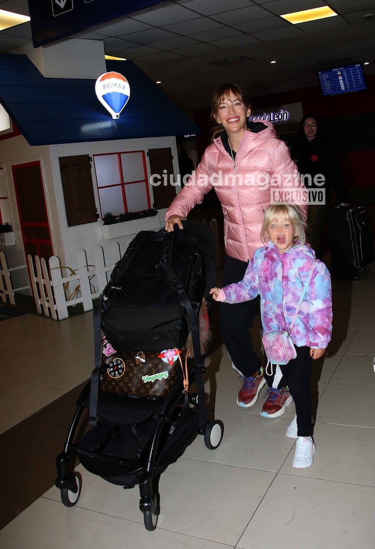 Luisana Lopilato llegó a Argentina con sus hijos (Foto: Movilpress).