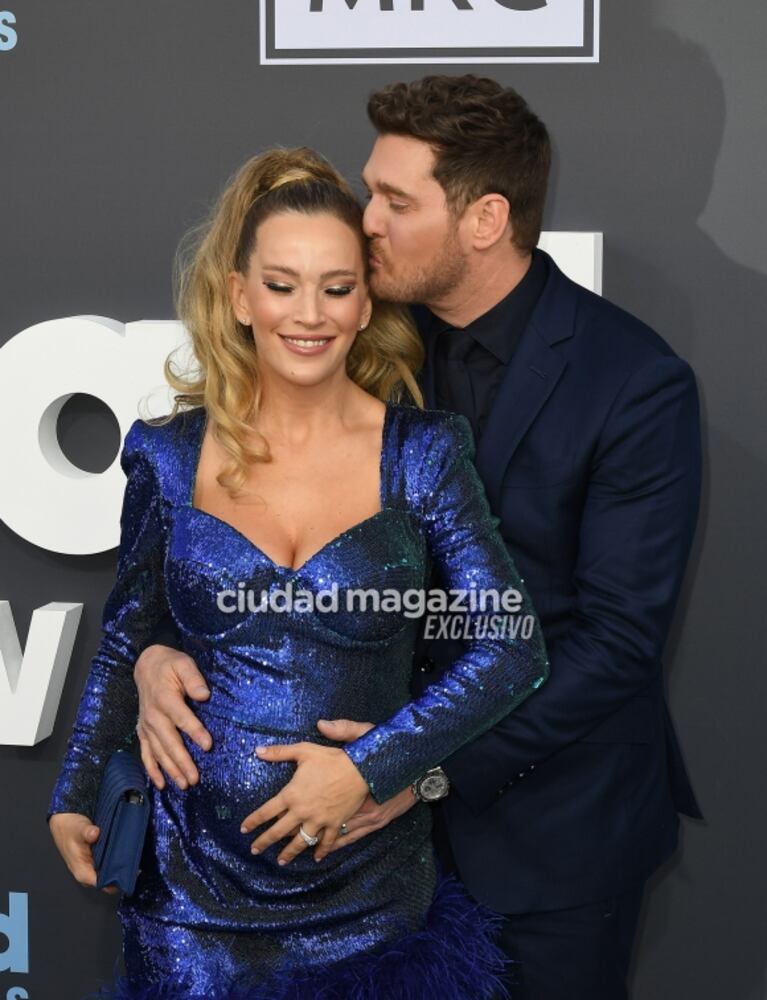 Luisana Lopilato lució su pancita junto a Michael Bublé en los Billboard Music Awards: las fotos de su glamoroso look