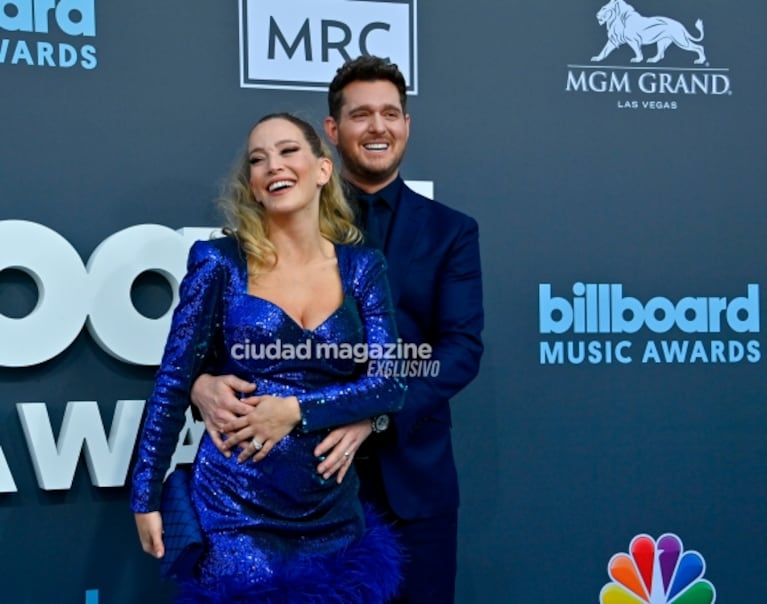 Luisana Lopilato lució su pancita junto a Michael Bublé en los Billboard Music Awards: las fotos de su glamoroso look