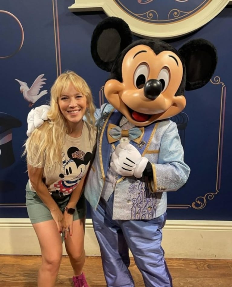 Luisana Lopilato lució un outfit especial para conocer a Mickey Mouse en Disney: "Pensado para la ocasión"