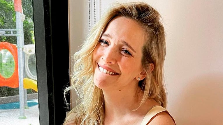 Luisana Lopilato mostró cuanto creció su pancita de embarazada.