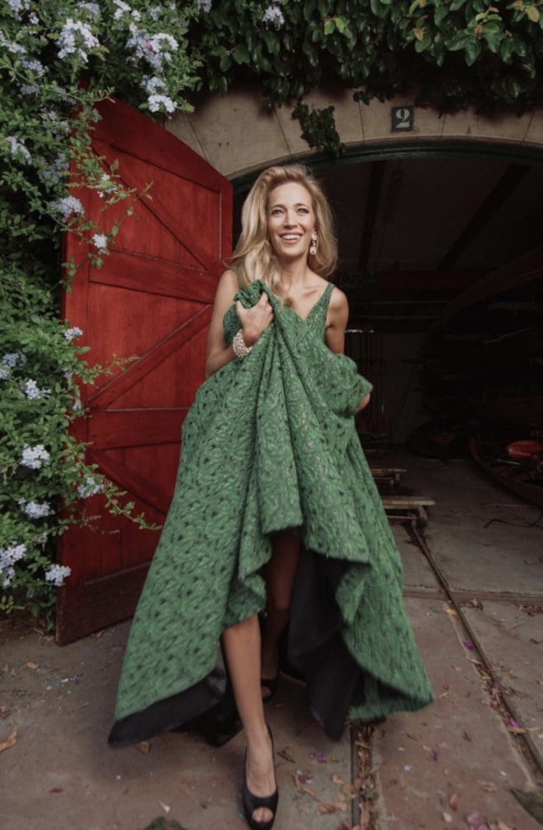 Luisana Lopilato mostró su extravagante look para Navidad: "¿Les parece mucho?"