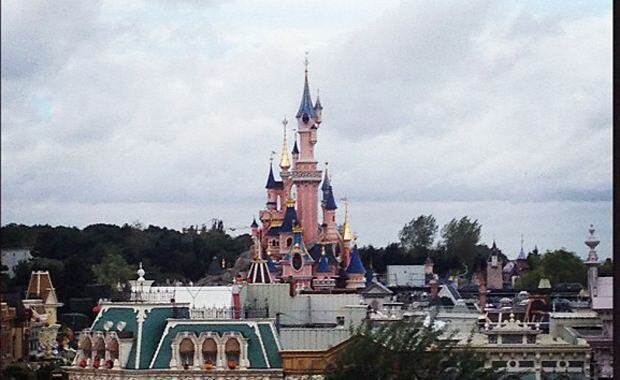 Luisana Lopilato y Michael Bublé se divirtieron en Eurodisney. (Foto: Twitter)