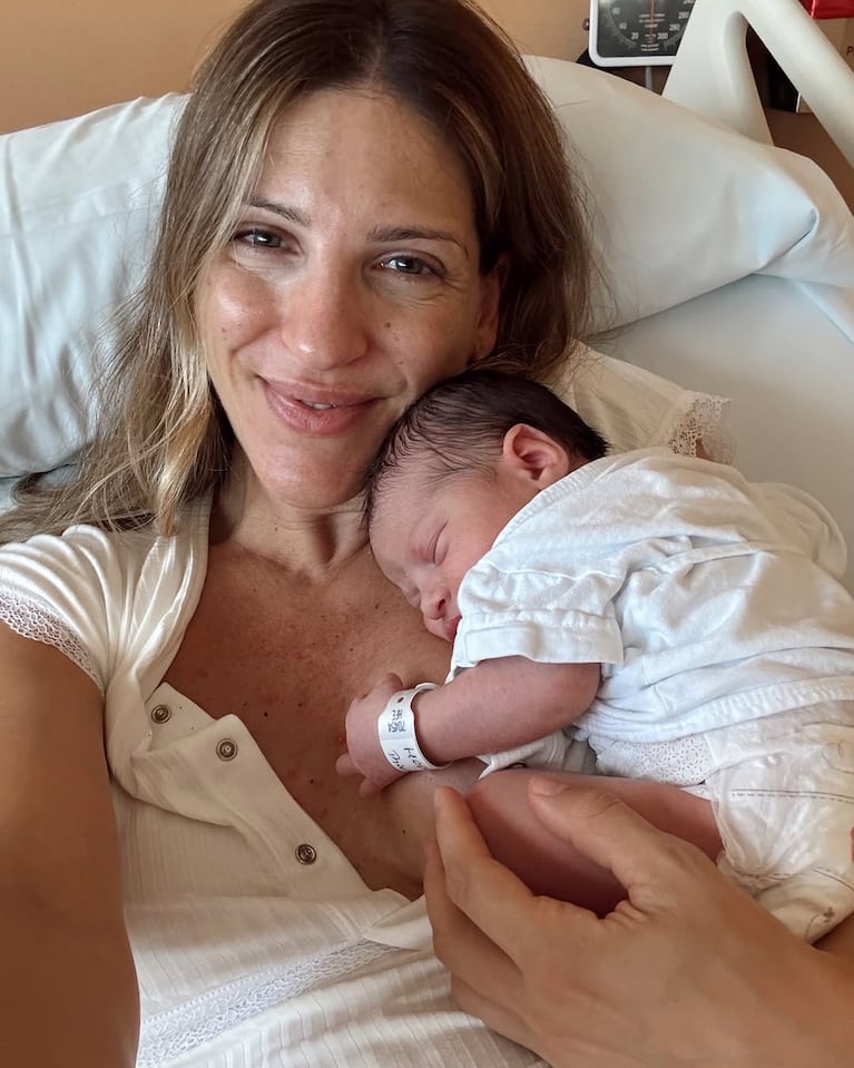 Maca Rinaldi y Fede Hoppe mostraron las primeras fotos de Amanda, su hija recién nacida