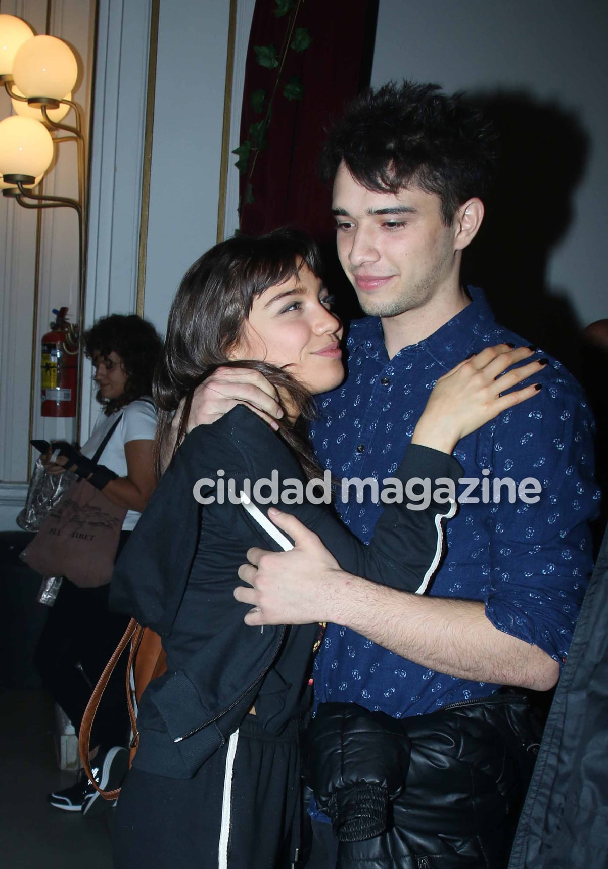 Malena Narvay y Julián Serrano en la función de prensa de La Llamada. (Foto: Movilpress)