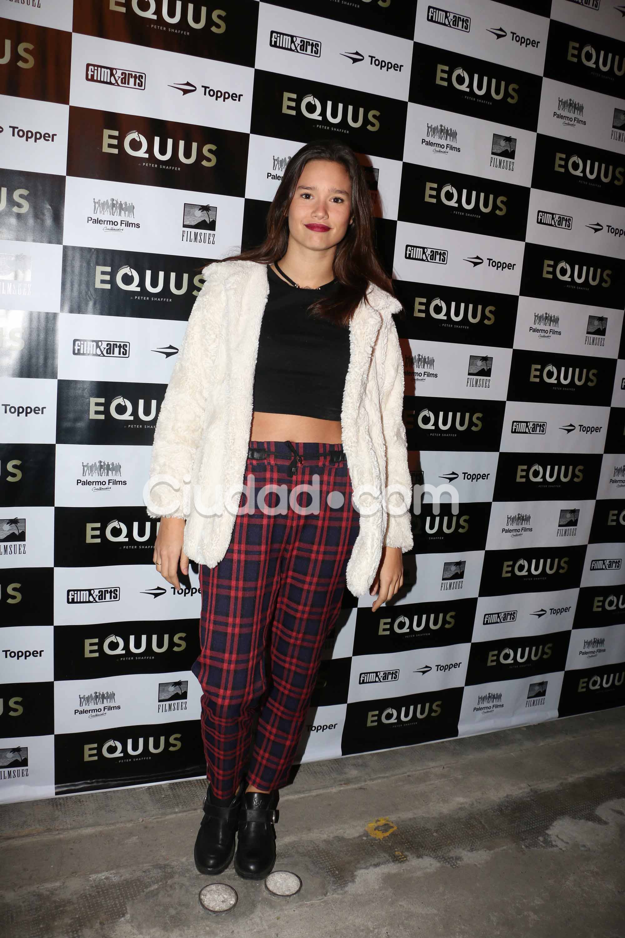 Manuela Viale, en el debut "al desnudo" de Peter Lanzani. (Foto: Movilpress)