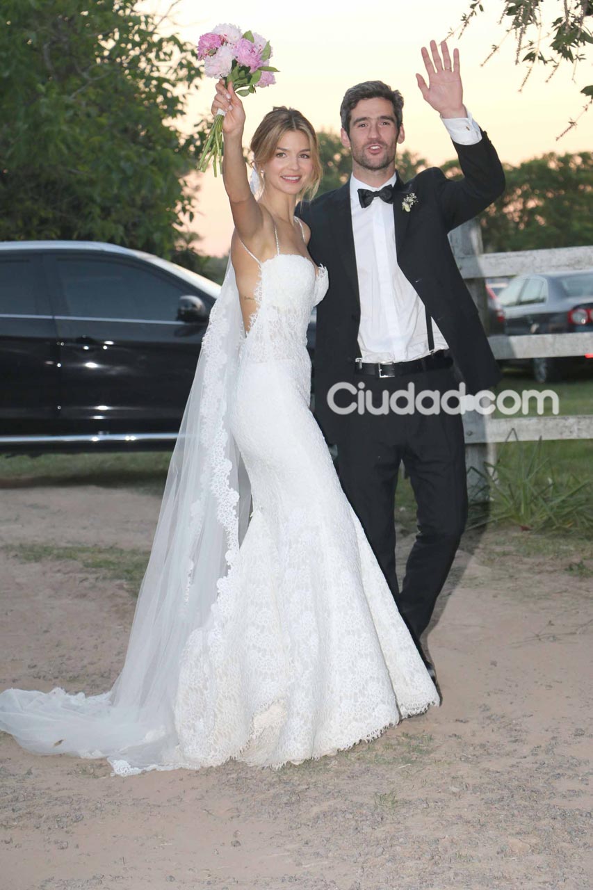 Marcela Kloosterboer y Fernando Sieling, en la Estancia Carabassa, donde se hizo la fiesta. (Foto: Movilpress)