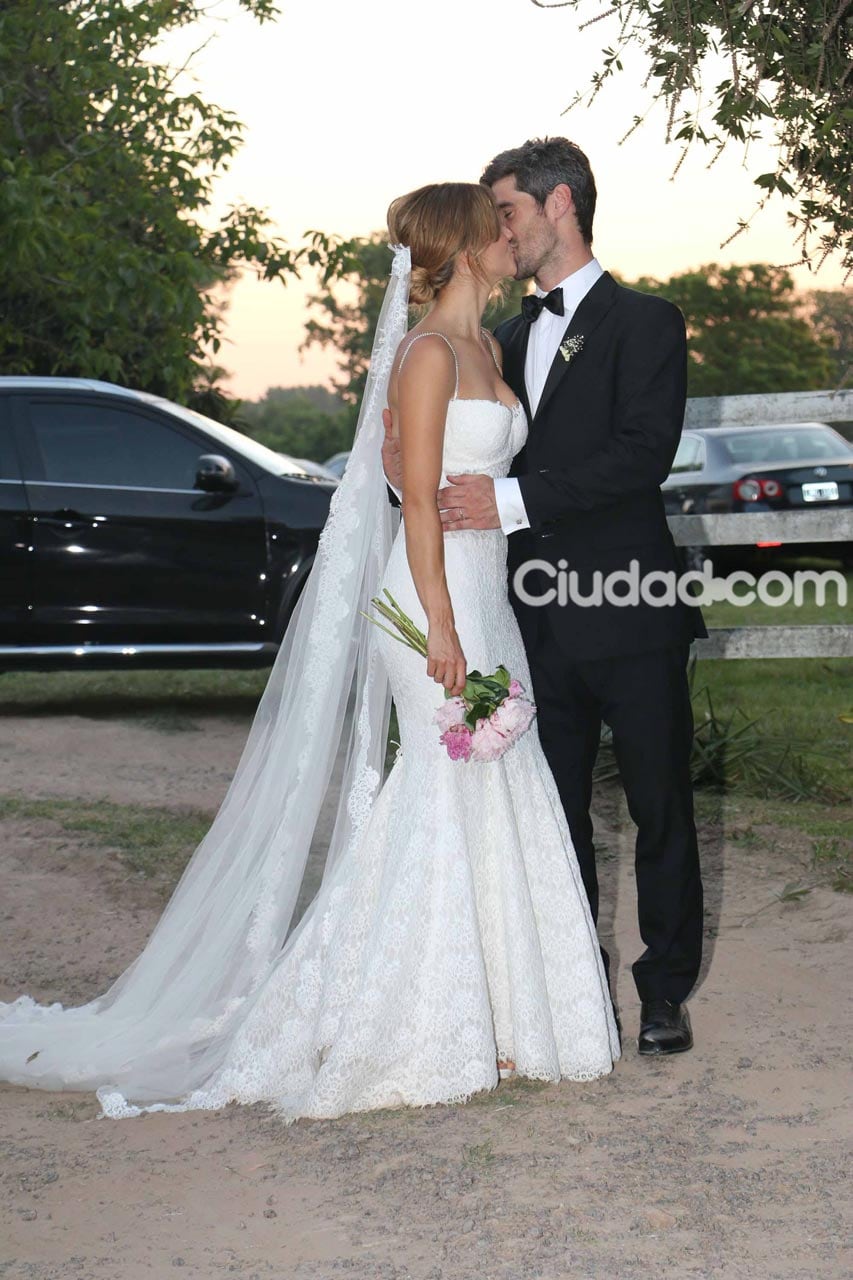 Marcela Kloosterboer y Fernando Sieling, en la Estancia Carabassa, donde se hizo la fiesta. (Foto: Movilpress)