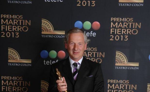 Marcelo Longobardi y su Martín Fierro. (Foto: Telefe)