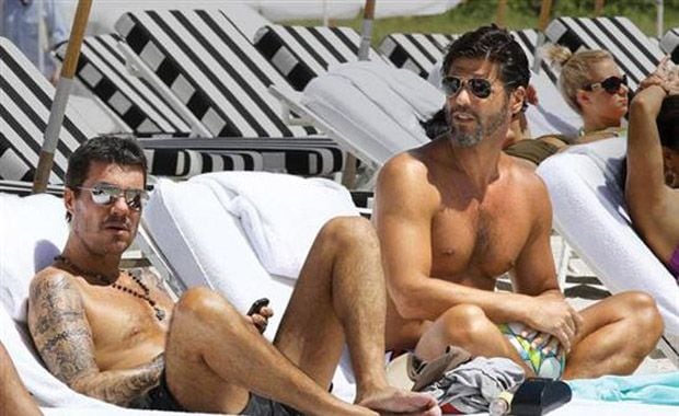 Marcelo Tinelli y Federico Ribero en la playa. (Foto: Web)