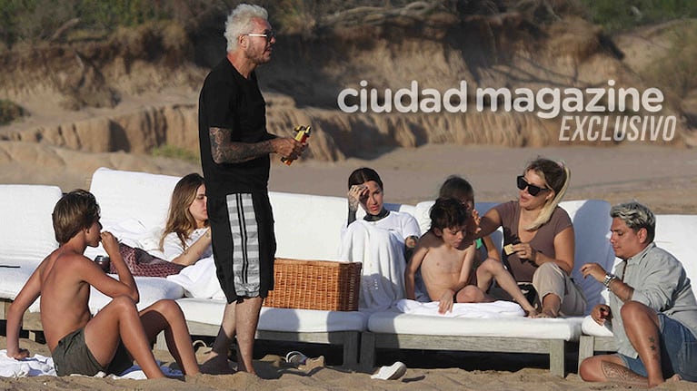 Marcelo Tinelli y Wanda Nara compartieron el último atardecer del 2022 en Punta: las fotos