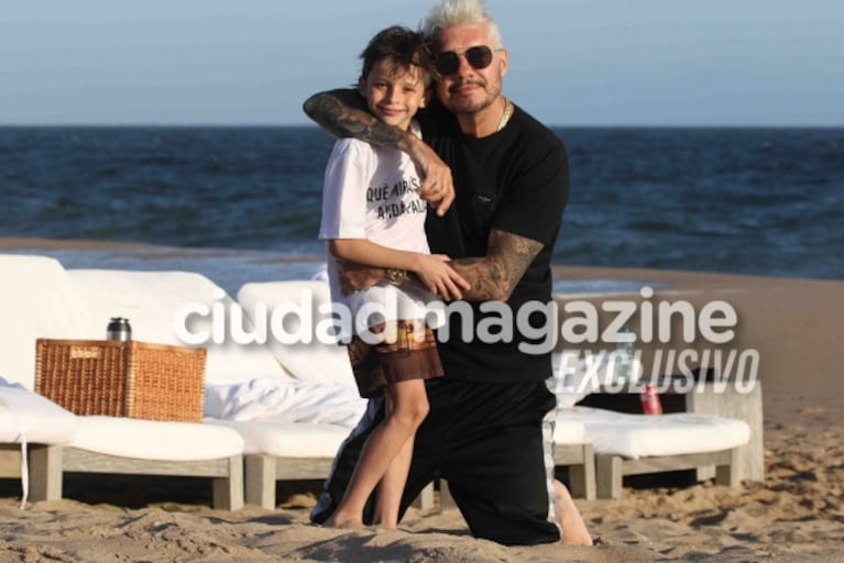 Marcelo Tinelli y Wanda Nara compartieron el último atardecer del 2022 en Punta: las fotos