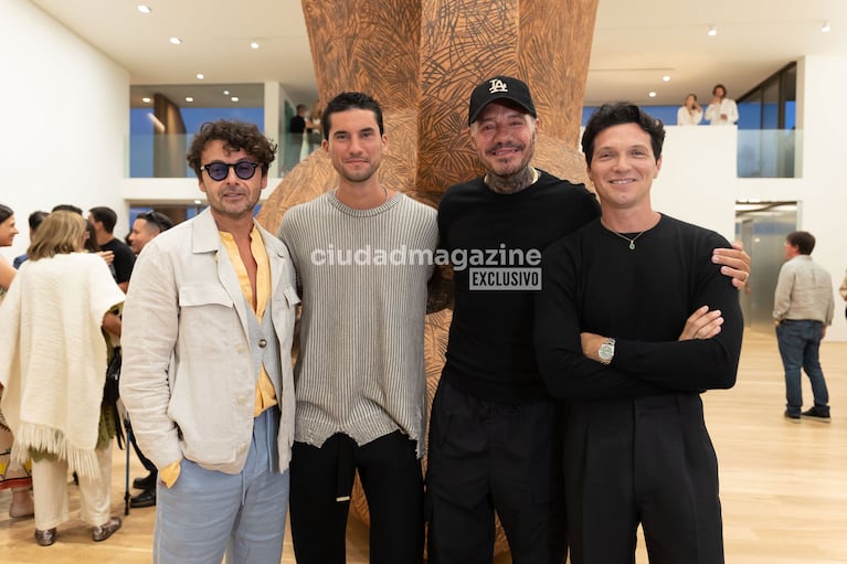 Marcelo y Fran Tinelli marcan tendencia con sus looks en el verano 2025 en Punta del Este.