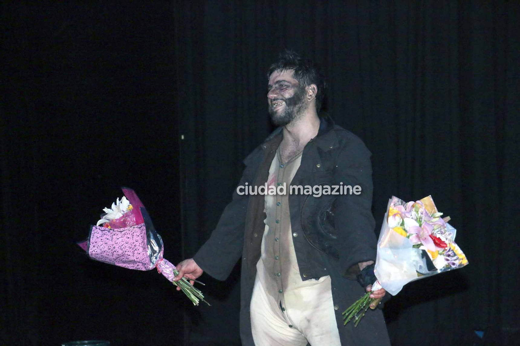 Marco Antonio Caponi brilló en el estreno de Romance del Baco y la Vaca (Fotos:  Movilpress).