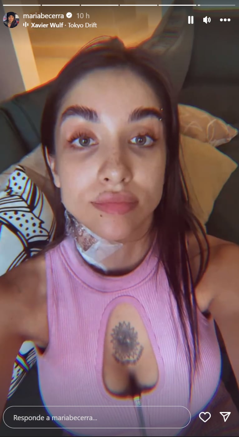 María Becerra mostró sus nuevos tatuajes, ¡en el cuello y brazo!: el impactante video