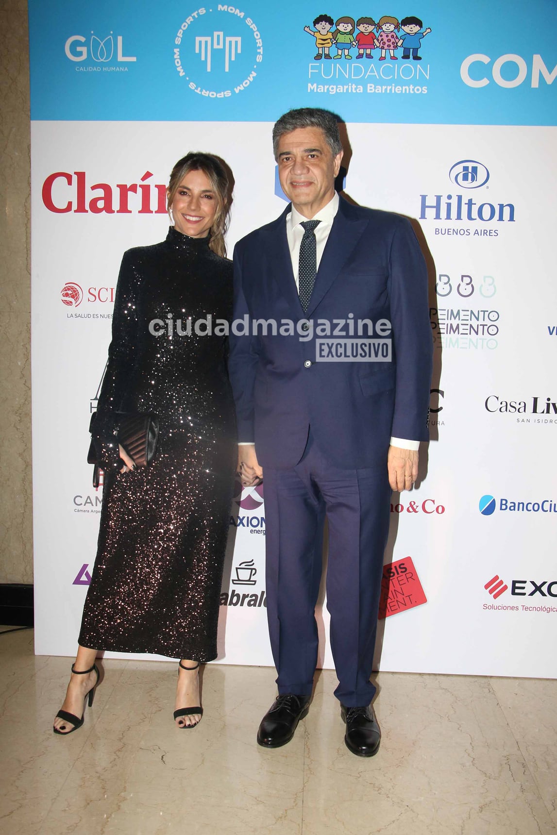 María Belén Ludueña y Jorge Macri en la gala solidaria de Margarita Barrientos. (Foto: Movilpress)