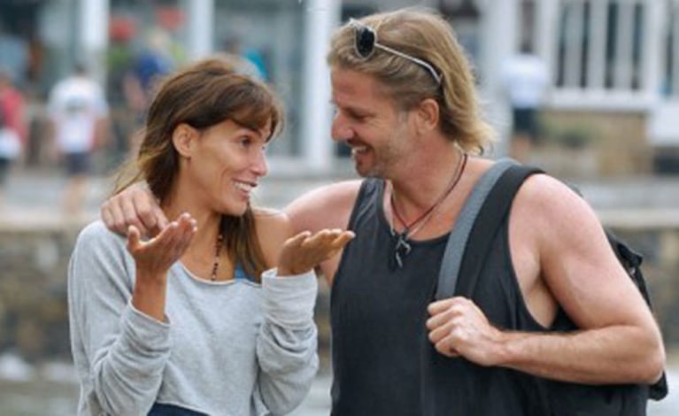 María Susini y Facundo Arana, cerca del altar (Foto: Caras). 