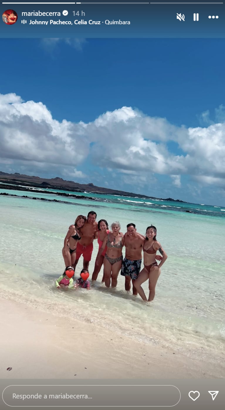 María visitó las Islas Galápagos con su familia.