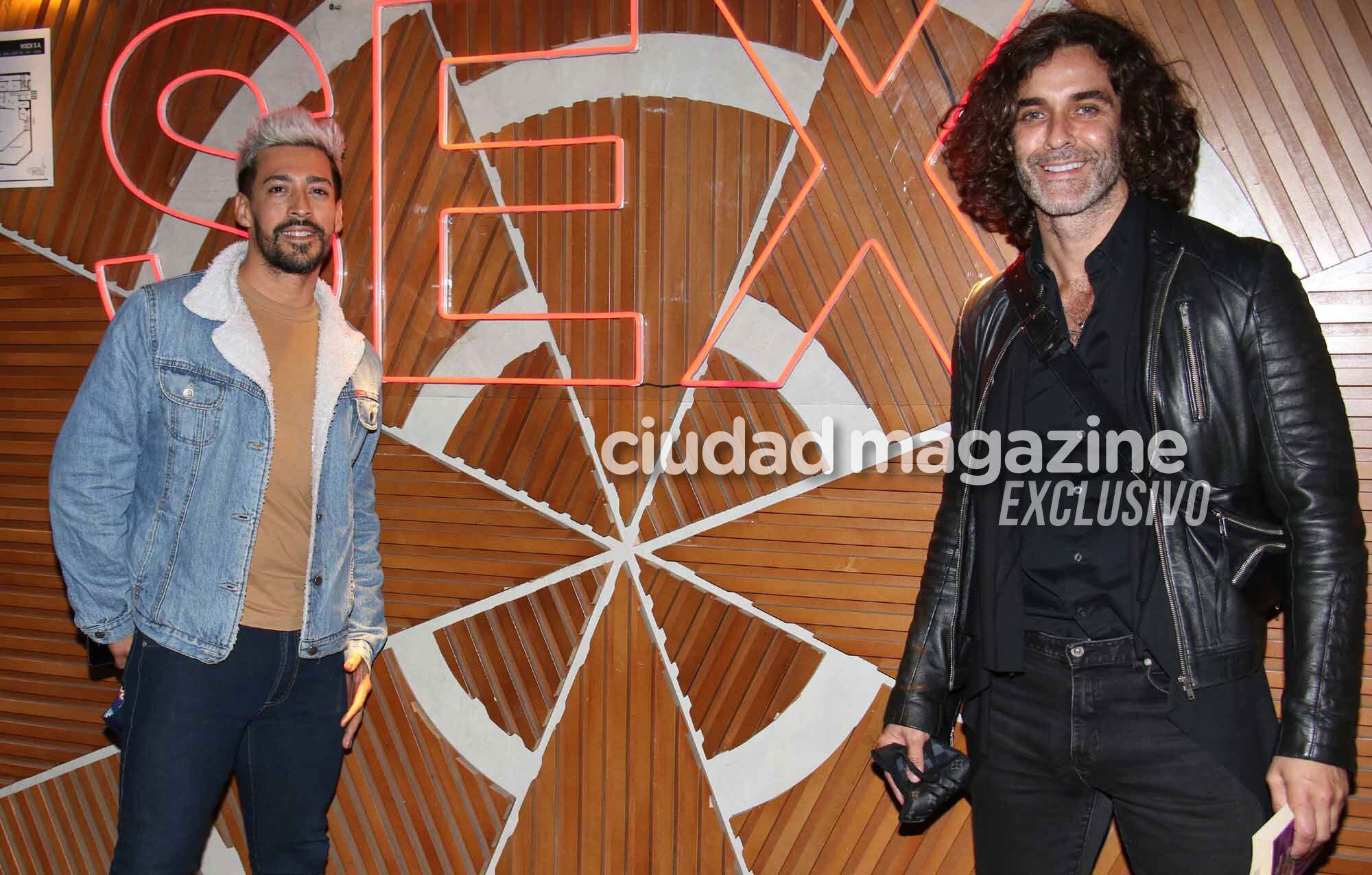  Mariano Martínez en el teatro con Jorgito Moliniers (Foto: Movilpress)