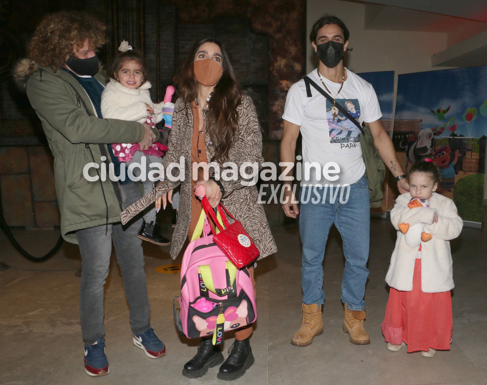 Mariano Martínez y una tarde de teatro con su hija y sus amigos, Gabriela Sari y Rulo. Foto: Movilpress