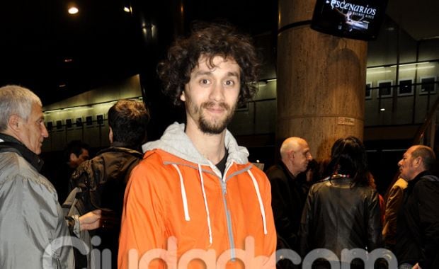 Mariano Torre eligió un look informal para el debut (Foto: Jennifer Rubio). 