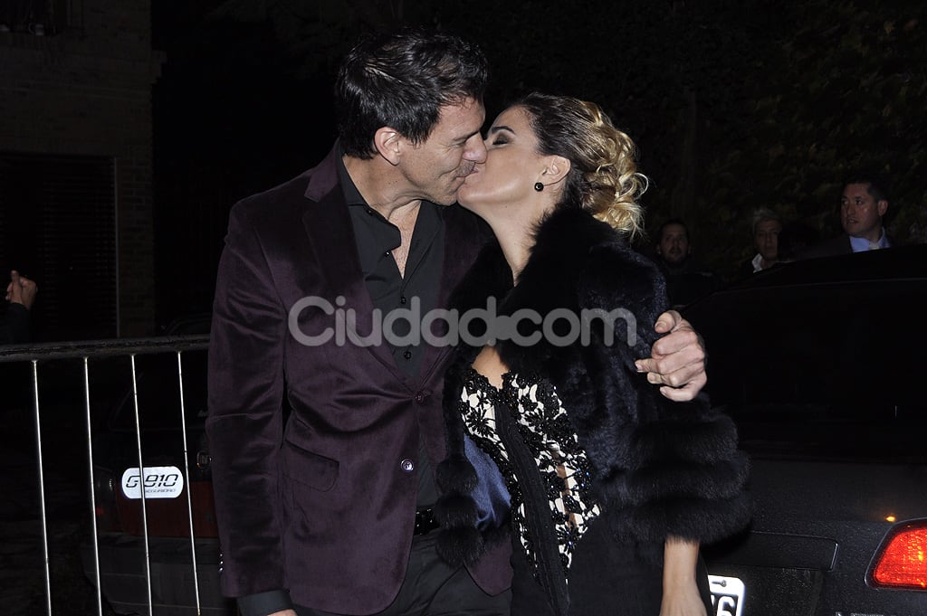 Marina Calabró y su novio, en la boda de Wanda e Icardi. (Foto: Jennifer Rubio - Ciudad.com)