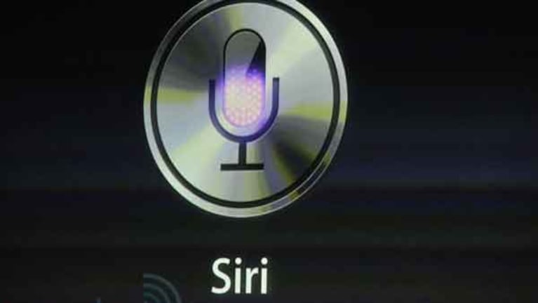 Mark Gurman ha informado que las nuevas funciones de IA para Siri estarán disponibles en 2025.
