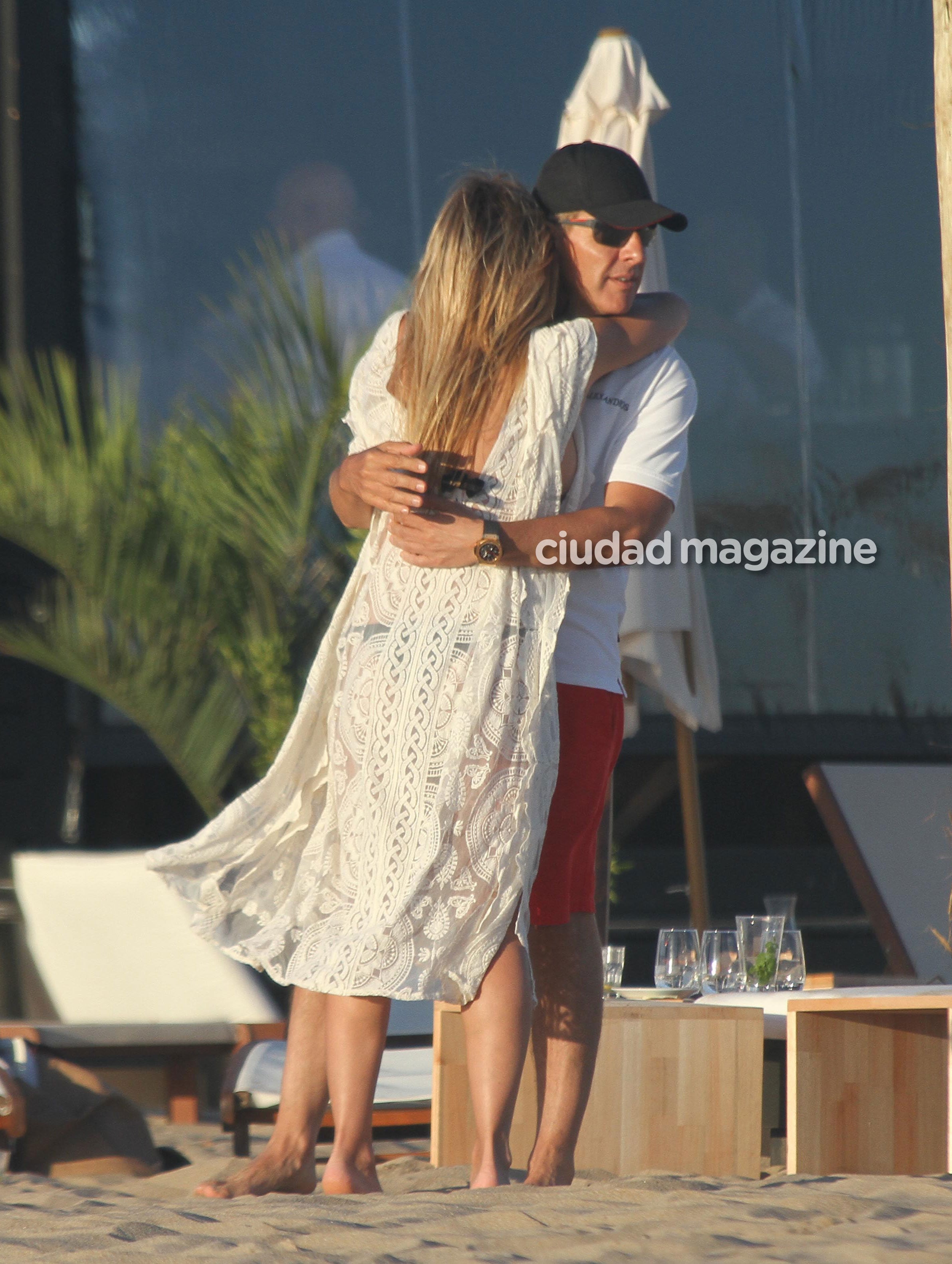 Martín Redrado y Lulu Sanguinetti, en Punta del Este. (Foto: GM Press)