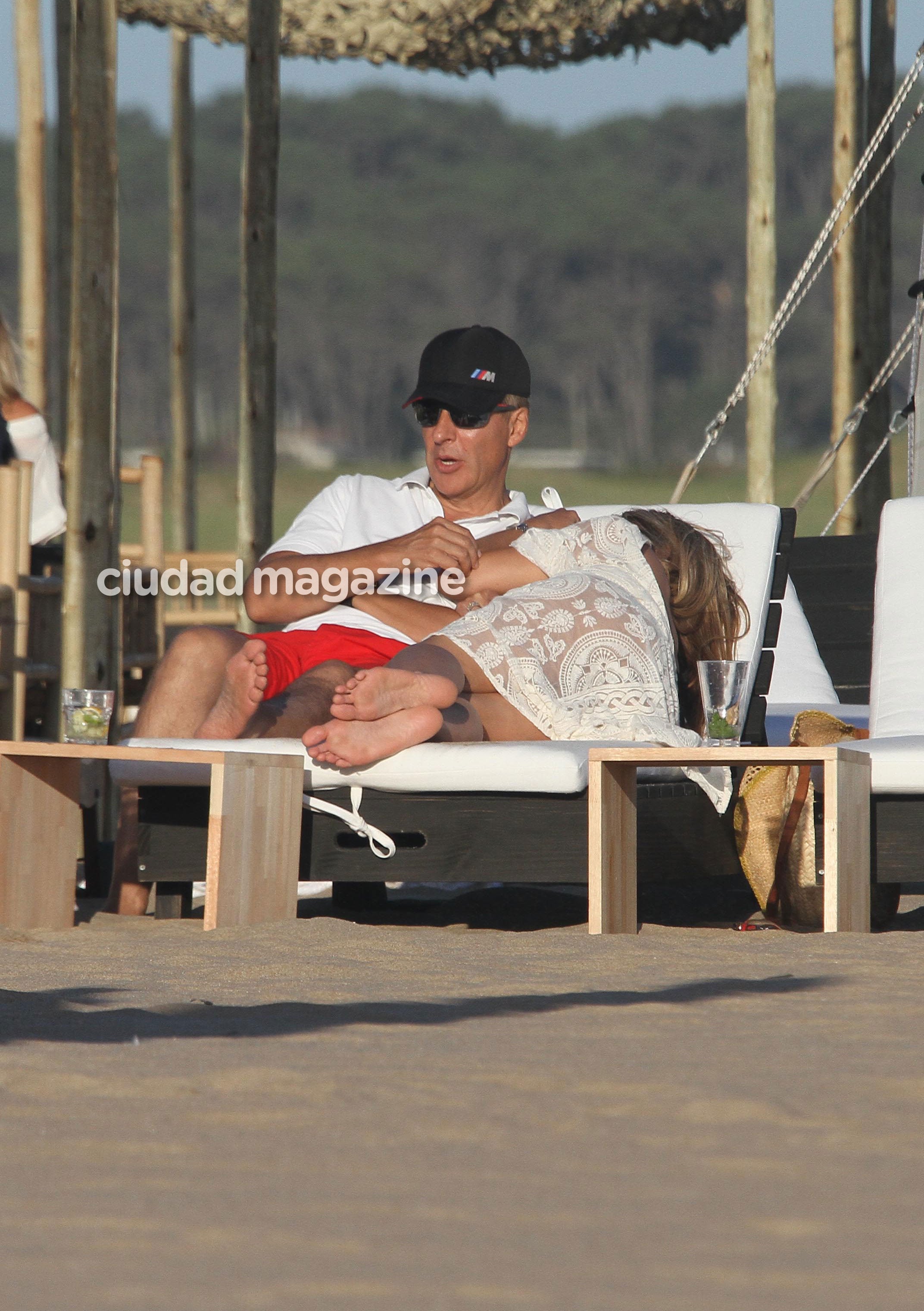 Martín Redrado y Lulu Sanguinetti, en Punta del Este. (Foto: GM Press)