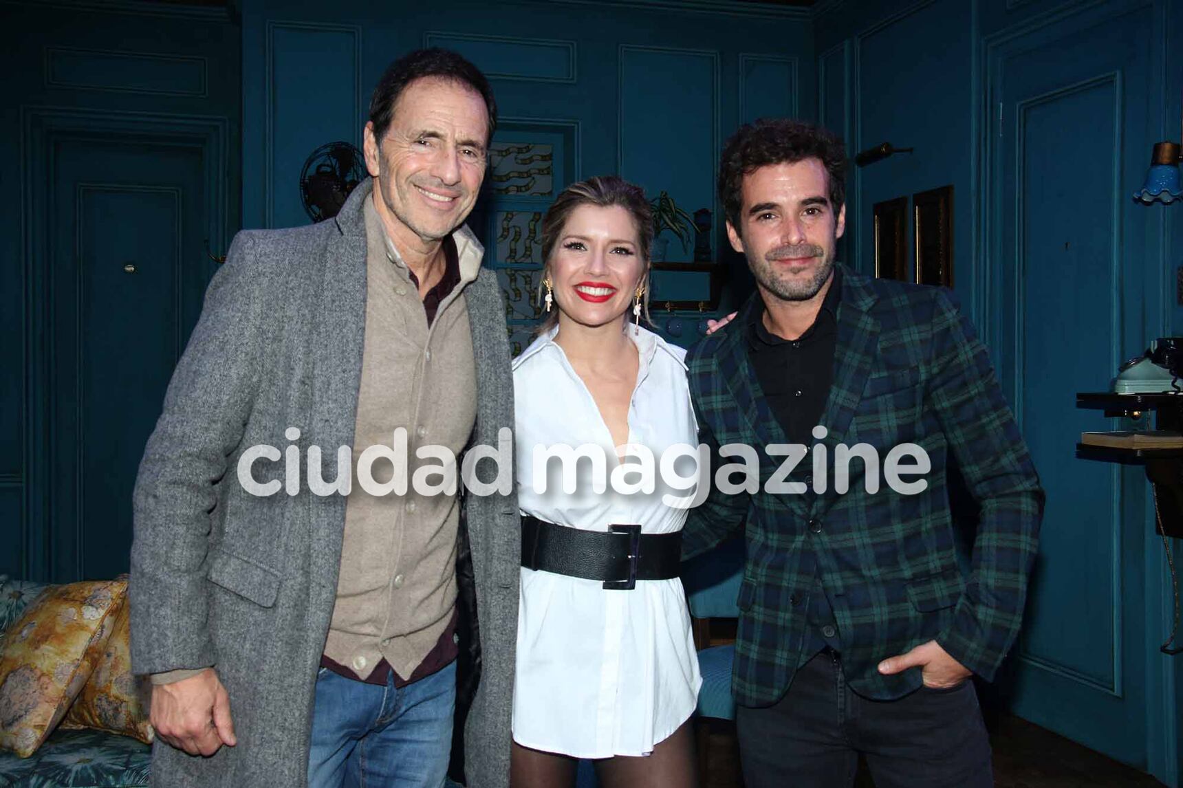 Martín Seefeld, Laurita Fernández y NIcolás Cabré en el estreno de Departamento de Soltero. (Foto: Movilpress)