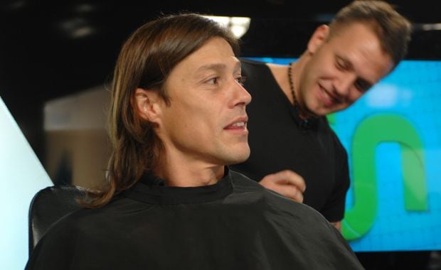 Matías Almeyda en pleno proceso de cambio de look.