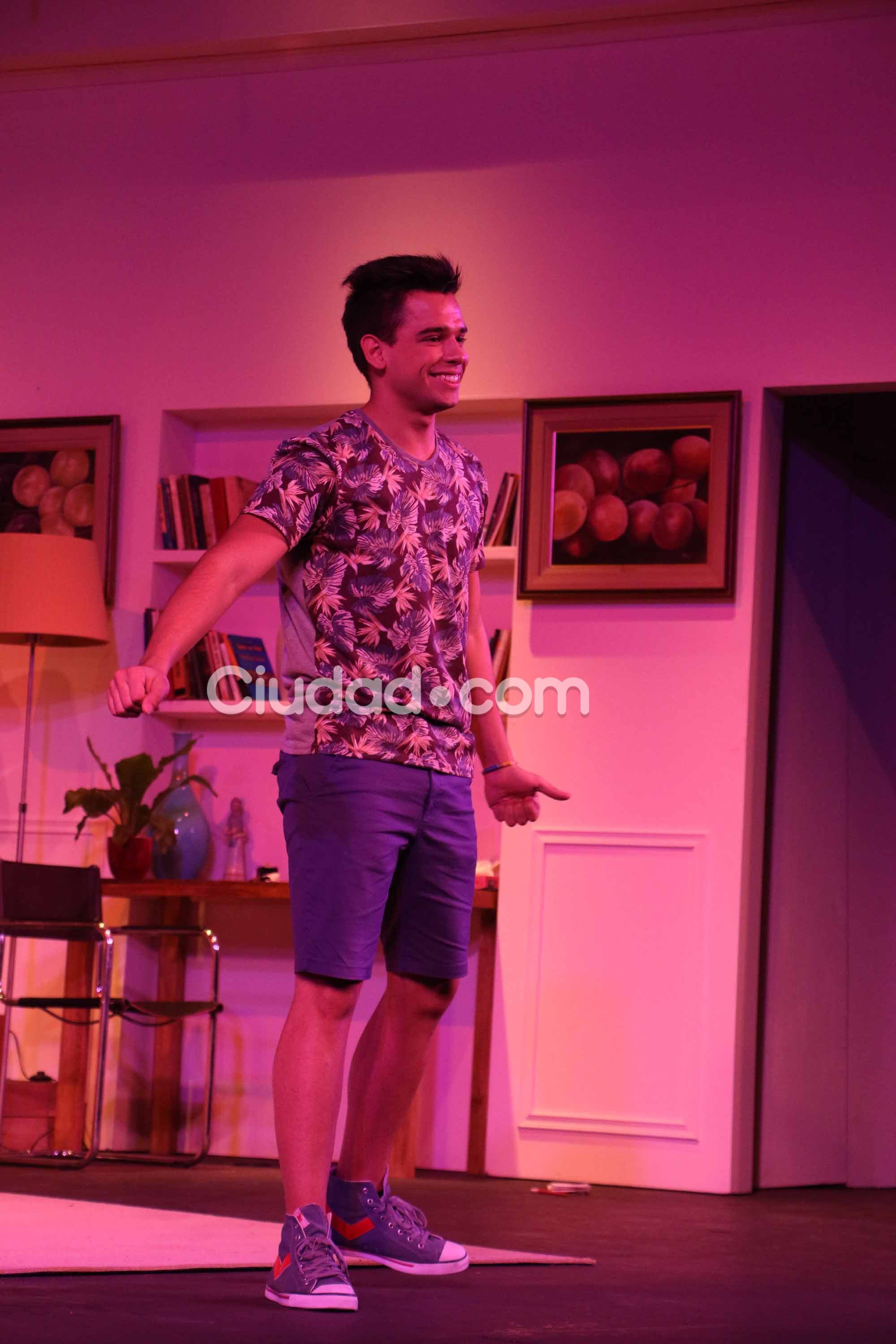 Matías Schrank en su debut teatral. (Foto: Movilpress-Ciudad.com)