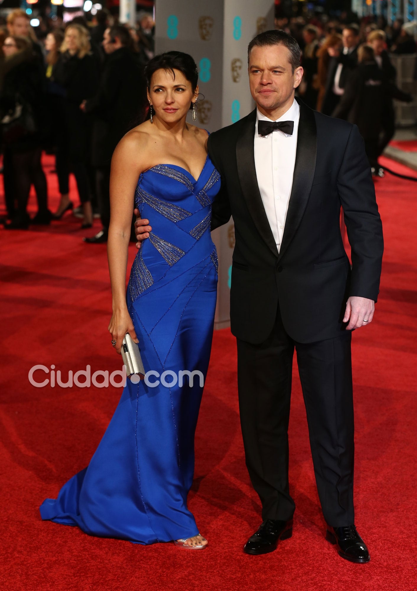 Matt Damon, súper elegante, junto a su mujer, Luciana Barroso (Fotos: AFP). 