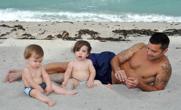 Matteo y Valentino, los hijos mellizos de Ricky Martin, no lo acompañarán a la Argentina. (Foto: Web)