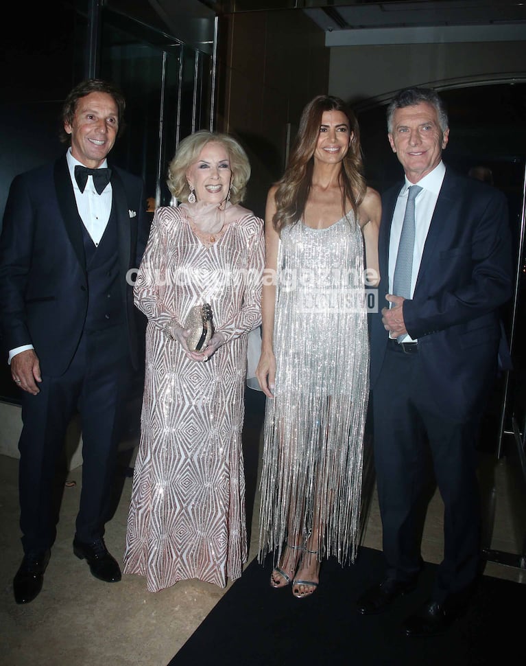 Mauricio Macri, Juliana Awada, Mirtha Legrand y Alejandro Gravier en la gala a beneficio del Hospital Austral (Foto: Movilpress).