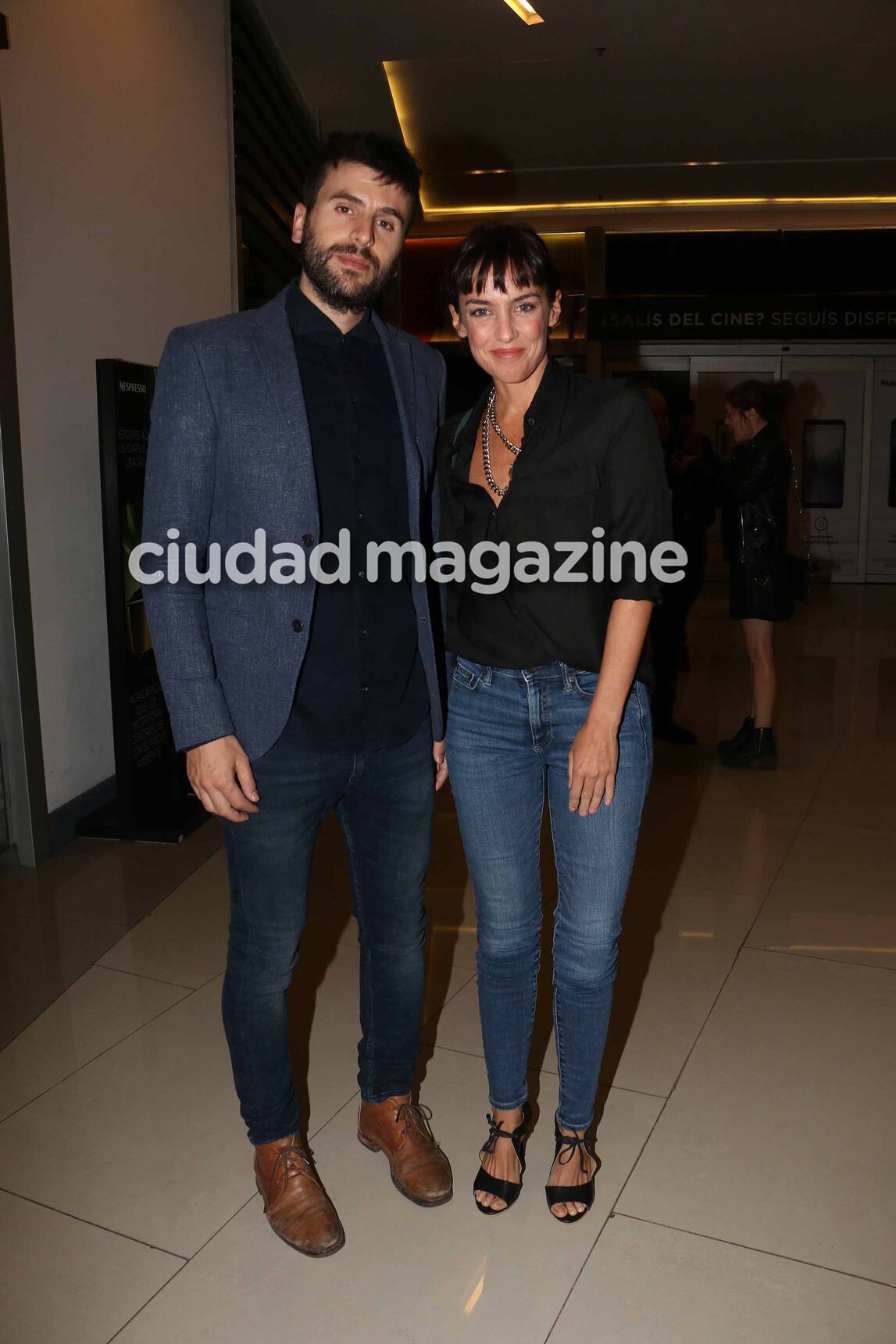 Mauricio Masajnik y Jazmín Stuart en la avant premier de La Reina del Miedo. (Foto: Movilpress)