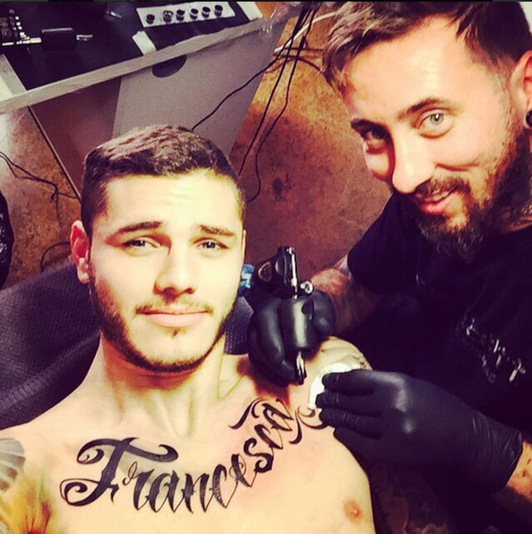 Mauro Icardi se tatuó el nombre de su hija, Francesca Icardi, y Wanda Nara se babeó de amor en las redes sociales. (Foto: @MauroIcardi)