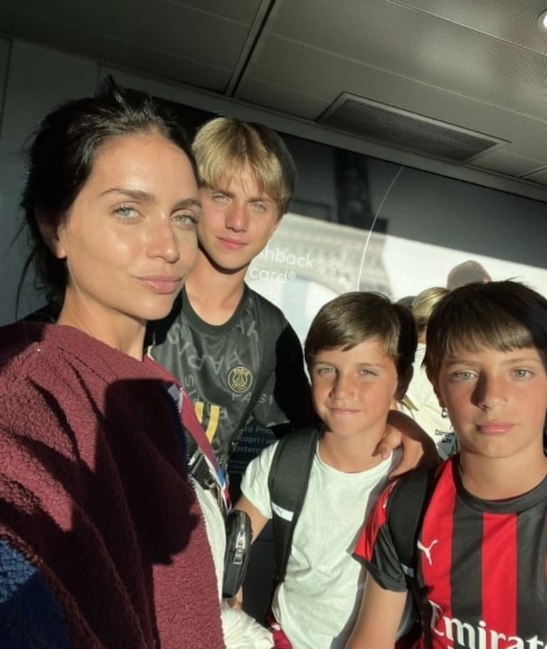 Maxi López reaccionó a una foto de Zaira Nara con sus tres hijos