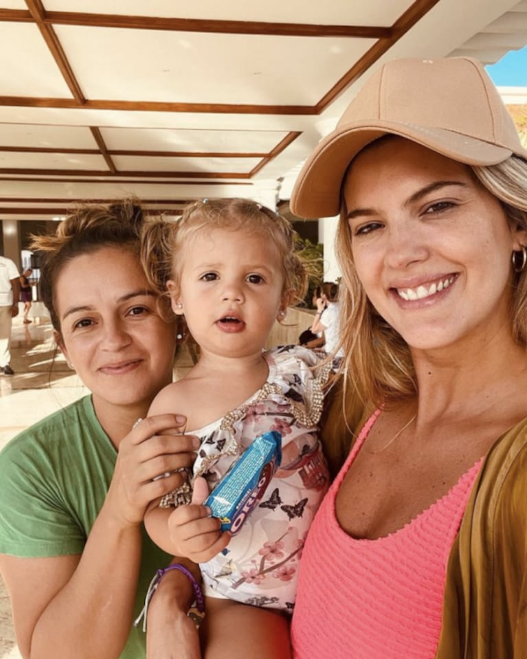 Mery Del Cerro Compartió Una Foto Junto A La Niñera De Sus Hijas En