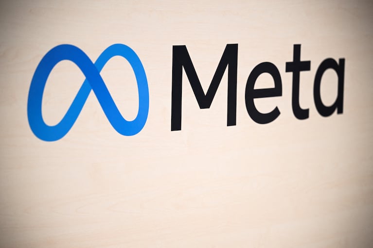 Meta reveló una nueva propuesta de producto centrada en su casco de realidad extendida Quest, dirigida al ámbito educativo y programada para su lanzamiento a finales de año.





