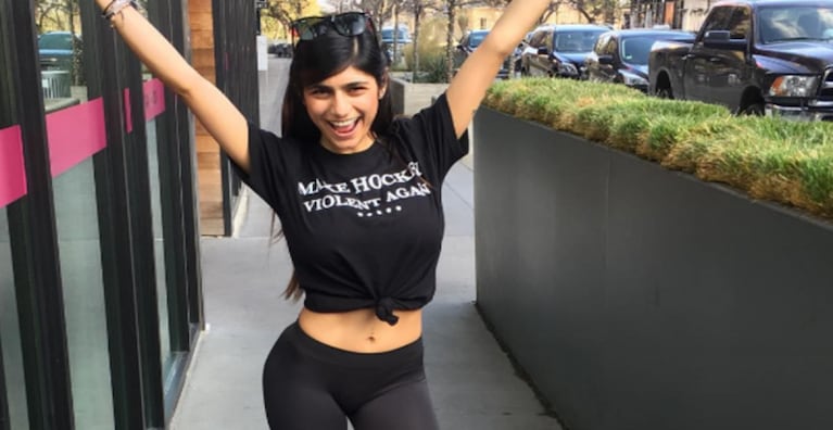 Mia Khalifa, la estrella de Internet que vende camisetas