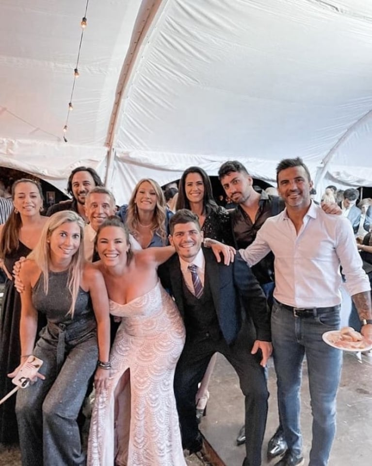 Mica Viciconte lució su pancita, embarazada de cuatro meses de su primer hijo: "Noche de casamiento y mucho amor"