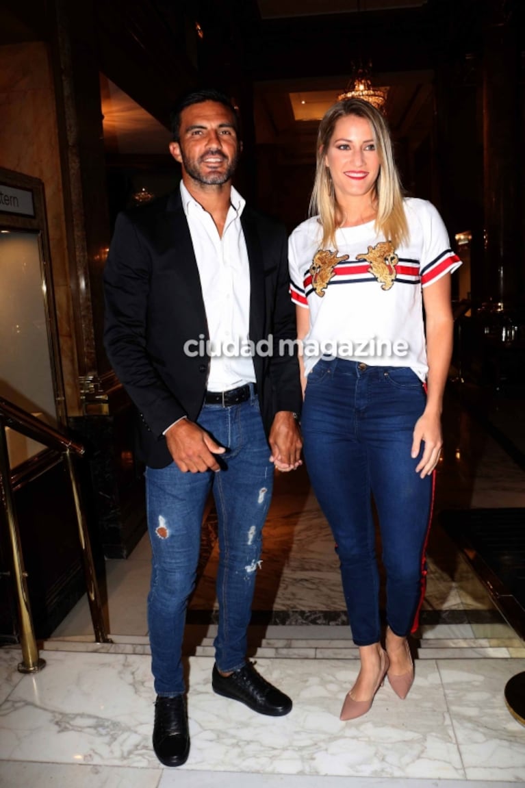 Mica Viciconte y Fabián Cubero, primera salida de "novios" oficial: puro mimo y glamour