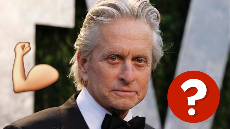 Michael Douglas anunció que le ganó su batalla al cáncer y lo celebró con un chapuzón en México